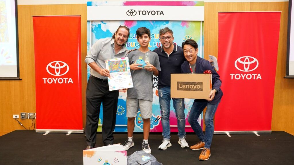 Toyota del Perú seleccionó a los ganadores del XIII concurso de dibujo